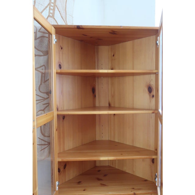 French Pine Glazed Bookcase in the style of Maison Regain, 1980s For Sale - Image 14 of 15