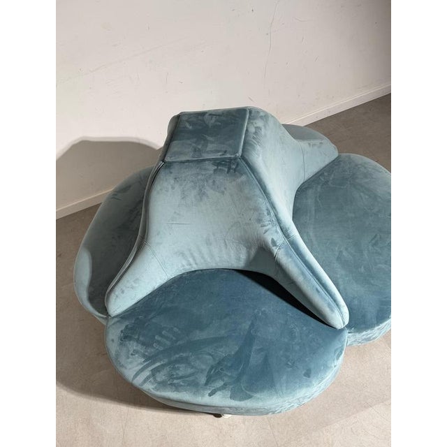 Conversation Sofa in Blue Velvet For Sale - Image 5 of 7