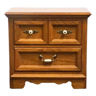 Thomasville Furniture Homecoming Collection Solid Oak Rustic Country Style 26" Two Drawer Nightstand 43811-810 For Sale