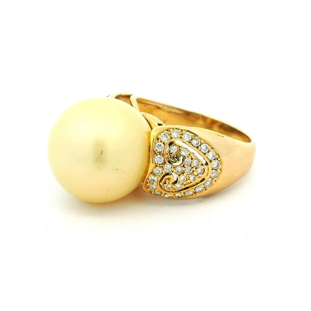 1990s Golden South Sea Pearl & Diamond 14k Gold Statement Ring, Size 7 For Sale In Miami - Image 6 of 12