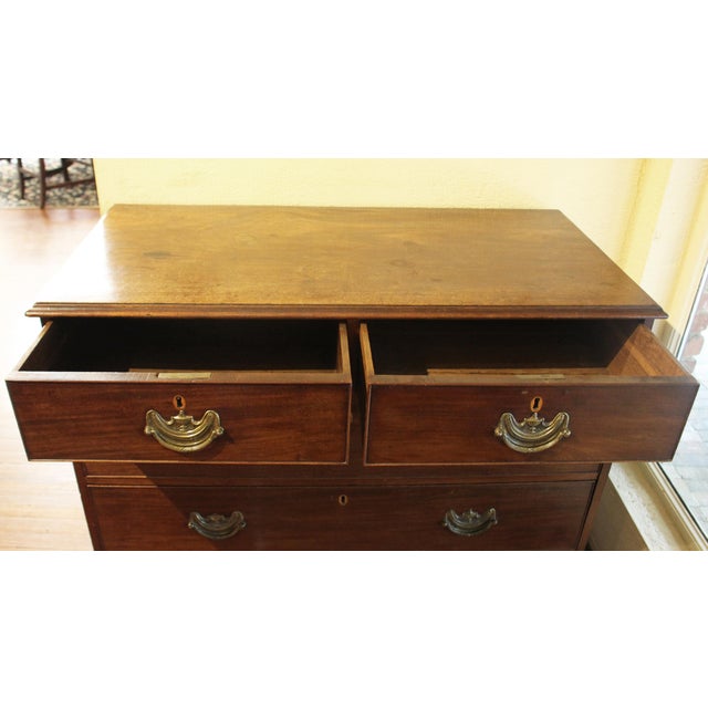 Circa 1770 English George III Period Chest of Drawers For Sale In Raleigh - Image 6 of 14