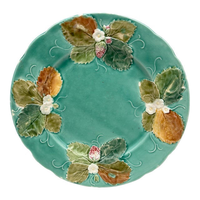 French Majolica Strawberries Plate Luneville, Circa 1880 For Sale