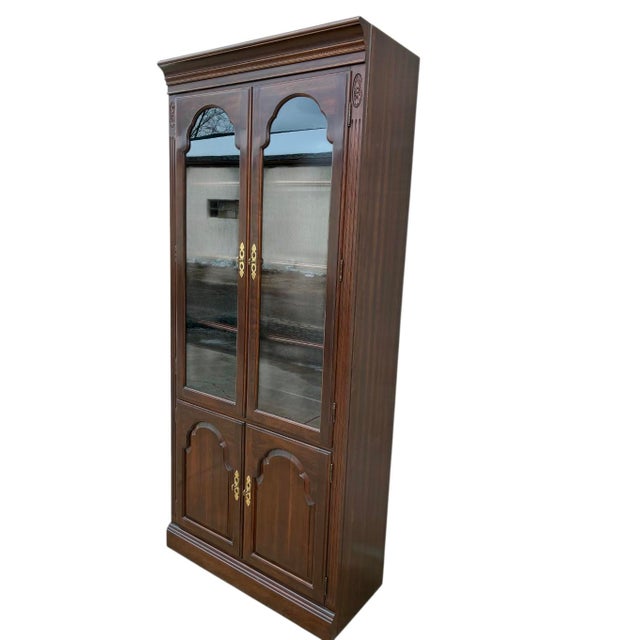 Excellent condition. minor ware. Some glare shown from taking photos outside. Please see photos as they are considered...