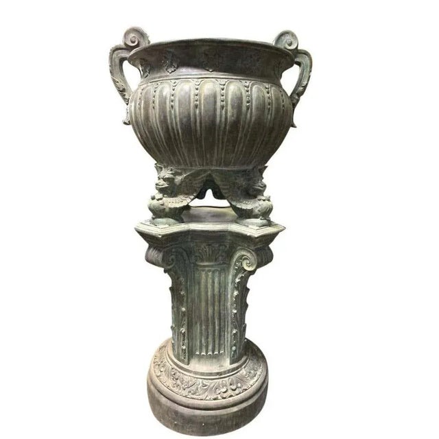 Traditional French Empire Garden Urns in Bronze, 20th Century, Set of 2 For Sale - Image 3 of 10