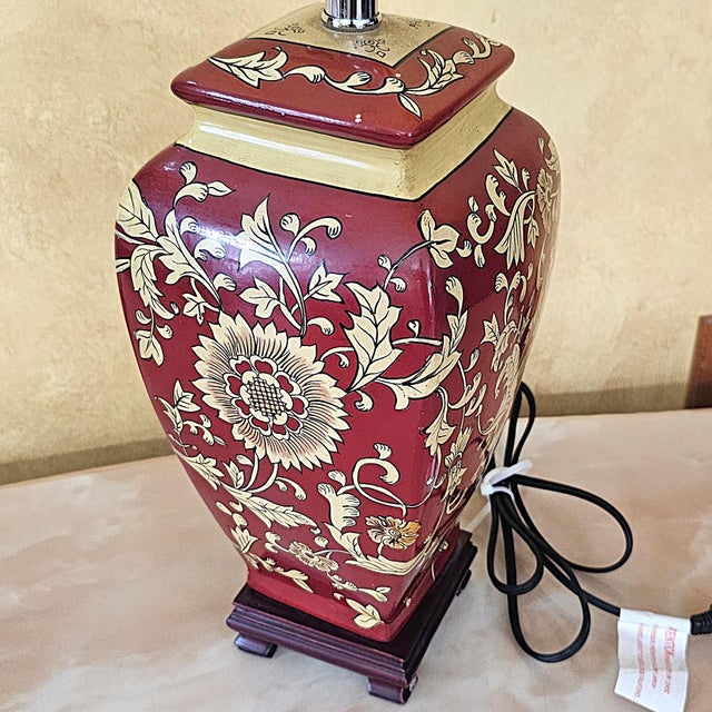 Ceramic Vintage Chinoiserie Style Porcelain Table Lamp With Hand-Painted Floral Motif For Sale - Image 7 of 18