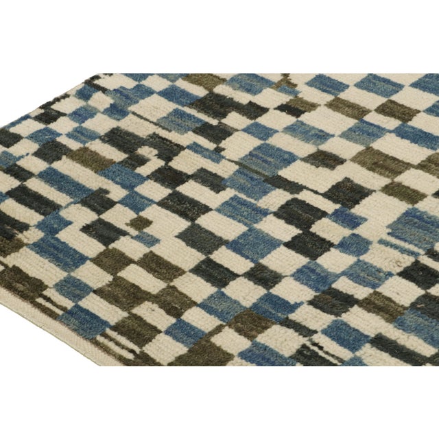 Rug & Kilim’s Moroccan Style Rug in White, Blue and Brown - 6'x9' For Sale In New York - Image 6 of 7