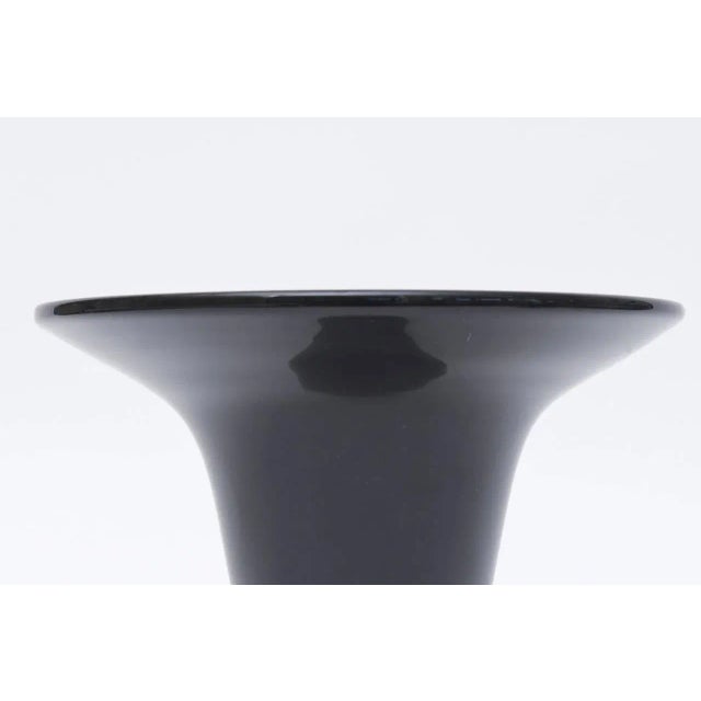1960s Vintage Murano Black Amethyst and Gold Foil Trumpet Glass Vase by Seguso, 1980's For Sale - Image 5 of 10