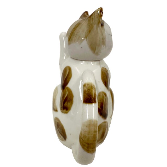 Early 20th Century Chinese Porcelain Cat Teapot With Marks on the Bottom For Sale In Los Angeles - Image 6 of 13