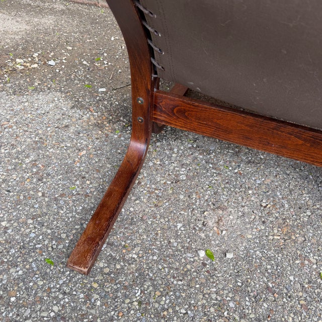 Pair of 1970s “Siesta” Bent Rosewood and Leather Lounge Chairs by Ingmar Relling for Westnofa, Norway For Sale In Cleveland - Image 6 of 12