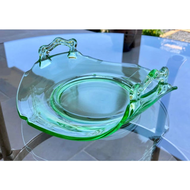 -Circa 1920 Uranium Glass Double Handle Bon Bon Dish, Mt. Pleasant Pattern by l.e. Smith Glass For Sale - Image 13 of 13