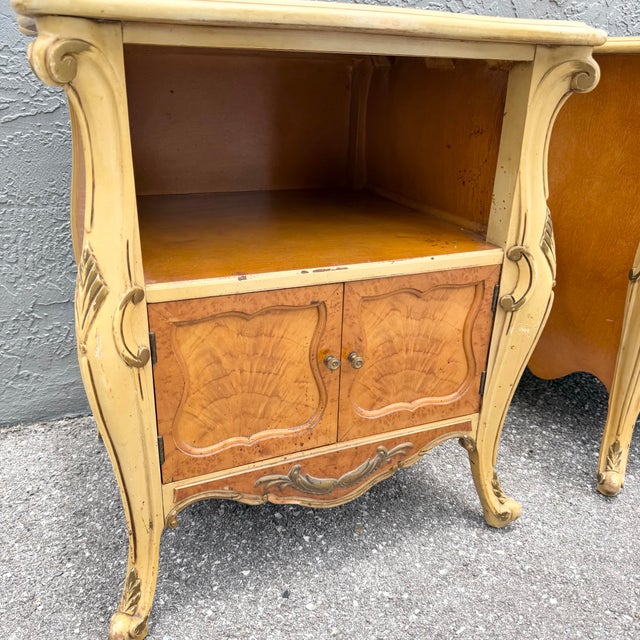 Vintage French Provincial Style Burl Wood Bombe Nightstands - A Pair For Sale In West Palm - Image 6 of 12