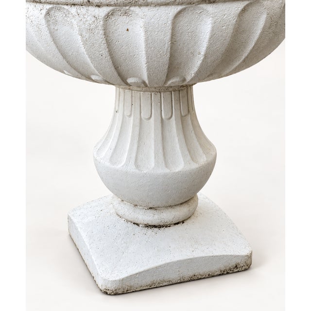 Beautiful, antique-style decorative stone planter in two pieces. Dimensions: height 73, width and depth 76. Base width 40x40.