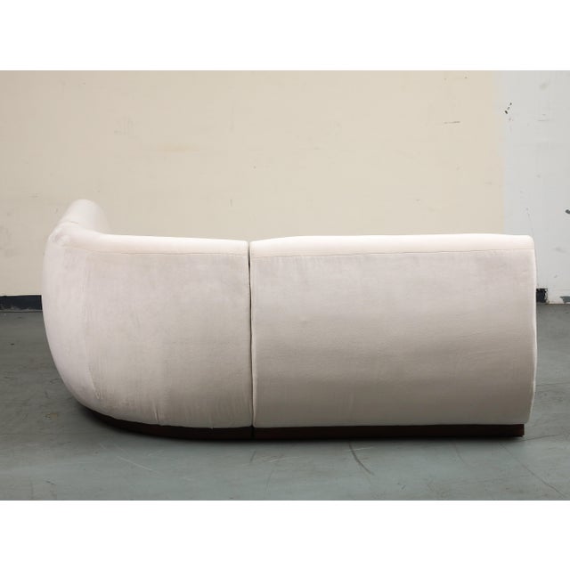 3-Piece Dining Banquette With Rounded Corner in Ivory Velvet For Sale In New York - Image 6 of 9