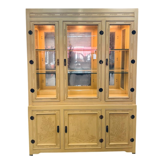 Vintage Bernhardt Shibui Collection Chinoiserie Style Ivory Display / China Cabinet For Sale