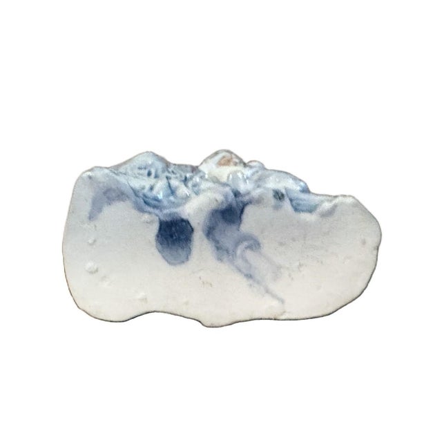 Late 19th Century Antique Victorian Rococo Porcelain Blue & White Figural Lady Spill Vase/Planter For Sale - Image 5 of 5