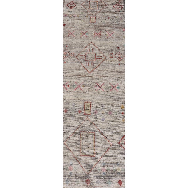 2020s Modern Hand-Knotted Runner in Wool With Sub-Geometric Design in Multicolor 2'9 X 9'7 For Sale - Image 5 of 11