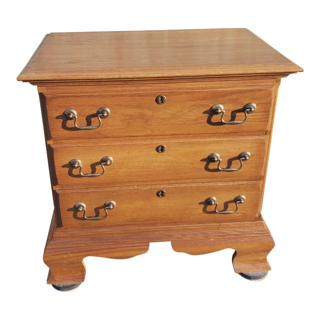 Kincaid Chippendale Oak Bedside Chest Nightstand For Sale