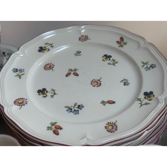 Villeroy & Boch 1970s Villeroy & Boch Luxembourg "Petite Fleur" 12 Trio Set: Cup Saucer Dessert Plate - 36 pcs For Sale - Image 4 of 17