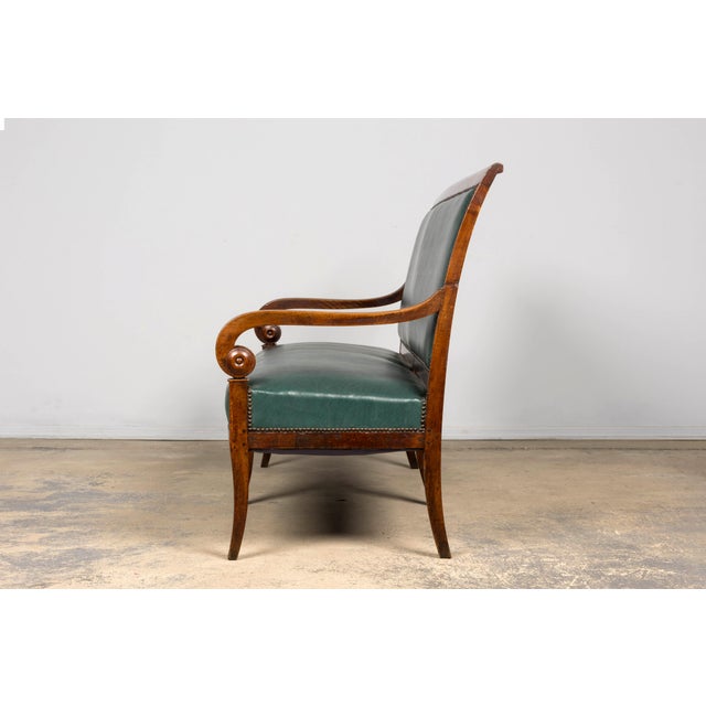Early 19th Century French Empire Walnut Sofa in Forest Green For Sale - Image 14 of 18