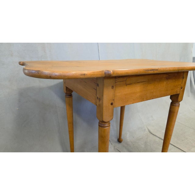 Brown Antique New England Queen Anne Beechwood Tea Table, Porringer-Top, Circa 1800 For Sale - Image 8 of 14