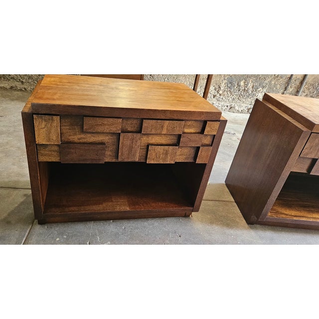 Mid-Century Modern Vintage Lane Altavista Staccato Walnut Nightstands – Pair For Sale - Image 3 of 18