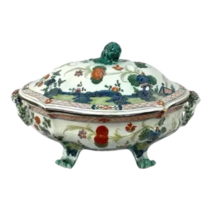 19th Century Italian Faenza Garofano Covered Tureen With Handles