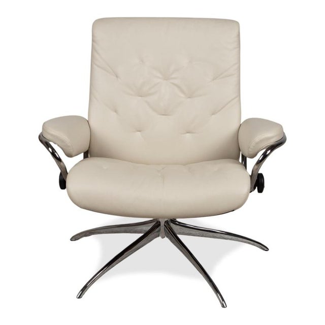 Metro Swivel Chair in Leather and Chrome from Stressless For Sale - Image 12 of 13