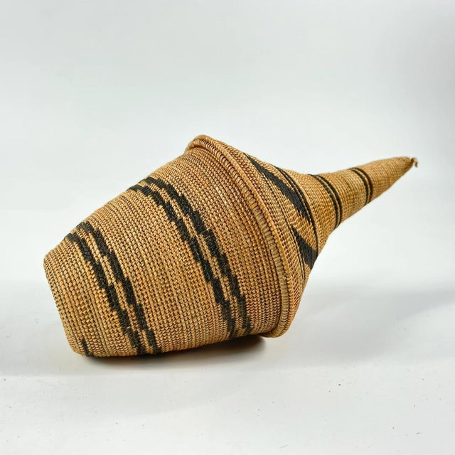 Textile Early 20th Century Tutsi Tight Weave Basket with Lid Rwanda For Sale - Image 7 of 10