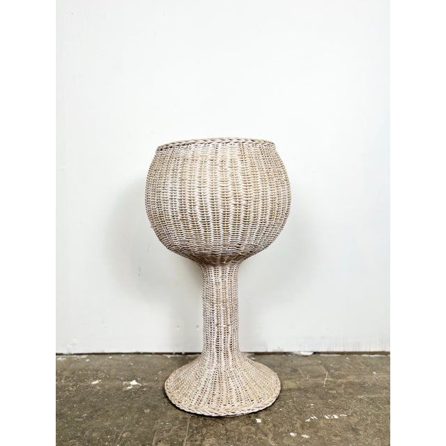 Mid-Century Modern Vintage Retro Round Tulip Base Wicker Planter For Sale - Image 3 of 8