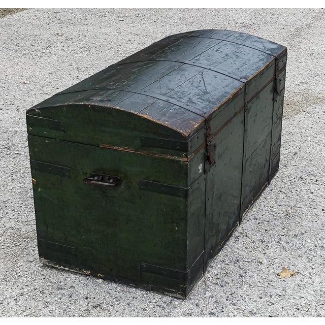 Travel Trunk in Green Varnished Wood, 1900s For Sale - Image 5 of 18