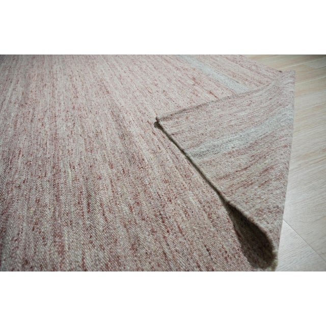 2020s 10x14 Rhea Selene Coral Solid Open Field Modern Flatweave Wool Carpet Rug For Sale - Image 5 of 11