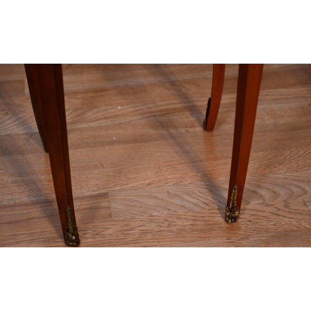 1930s French Style Satinwood Inlaid Pair of Nightstands / Bedside Tables, 2 Pieces For Sale - Image 9 of 17