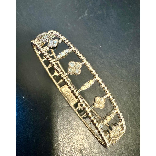 Contemporary 2 Ct Brilliant Cut Diamond Metro Women 14 Kt White Gold Diamond Bangle Bracelet For Sale - Image 3 of 18