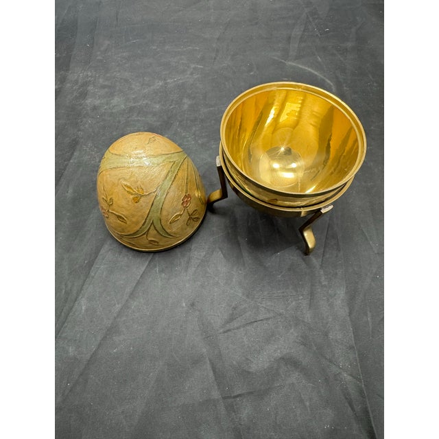Mid 20th Century VTG Cream Pink Green Cloisonne Enamel Brass Egg on Stand Lift Off Trinket Box 6" For Sale - Image 5 of 11