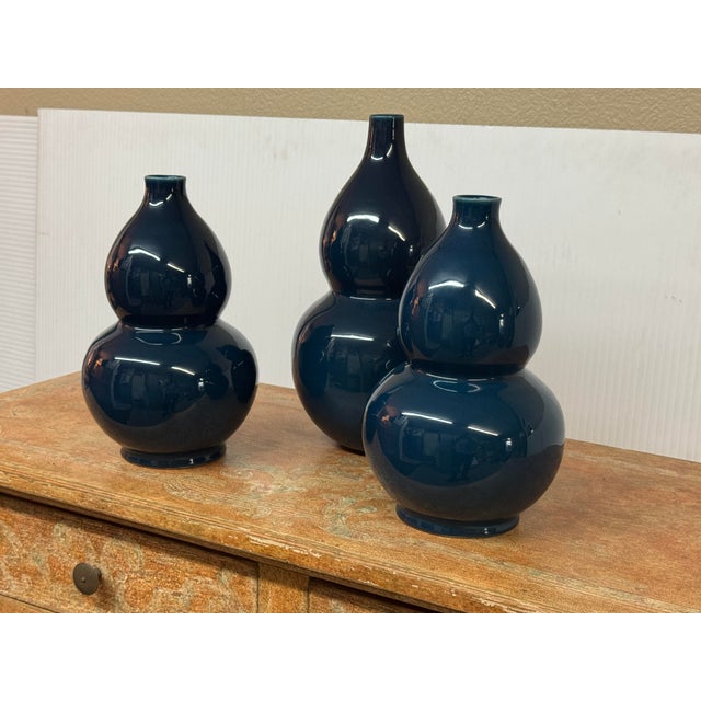 2010s Martino Interiors Double Gourd Ceramic Vases, Set of Three For Sale - Image 5 of 12