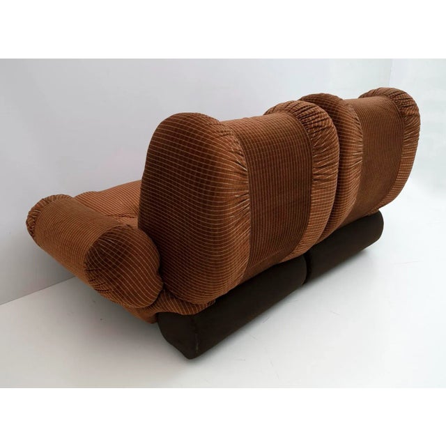 Set of Space Age Modular Sofa in Velvet, Italy, 1970s For Sale - Image 6 of 9