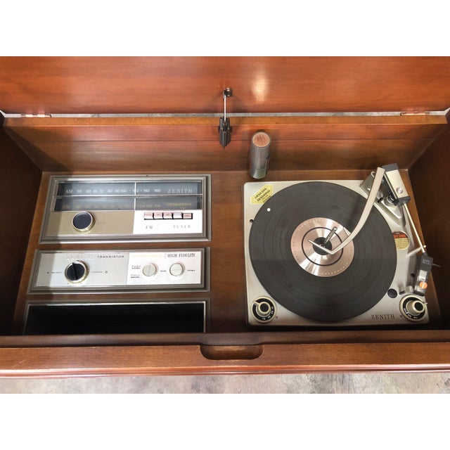 Zenith MidCentury Modern Stereo Console / Radio / Record Player / Tv