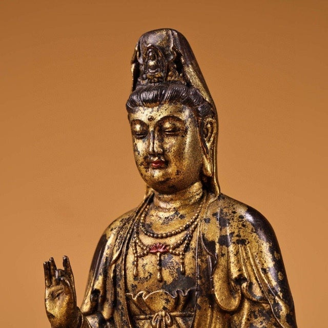 Bronze Vintage Chinese Mud‑Gilded Bronze Guanyin Bodhisattva Seated Lotus Figure, Chinoiserie Altar Statue For Sale - Image 8 of 10