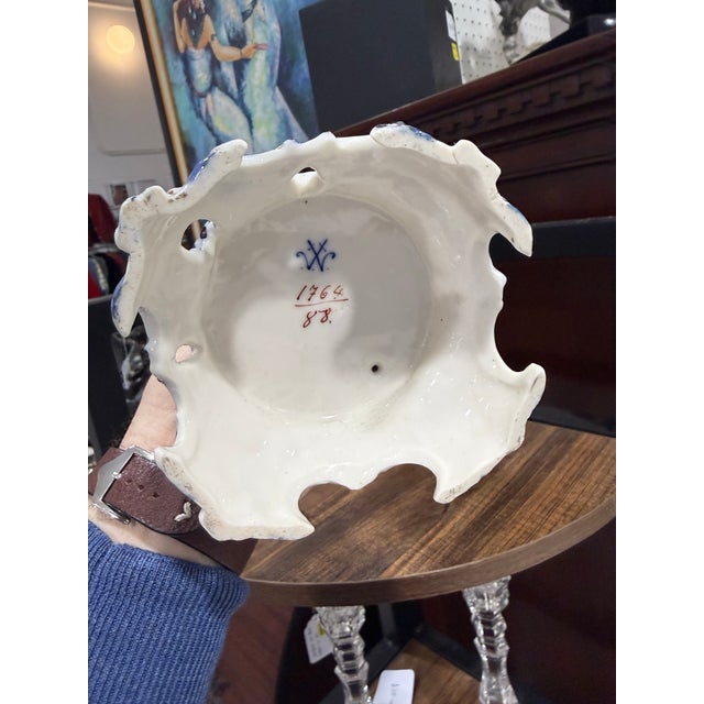 Meissen Woman Figurine 11in Early Mark 1764 For Sale In Atlanta - Image 6 of 9