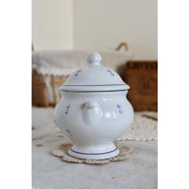 Vintage Pornic Candy Box with Handpainted Fleur De Lys Pattern, 1970s For Sale - Image 3 of 8