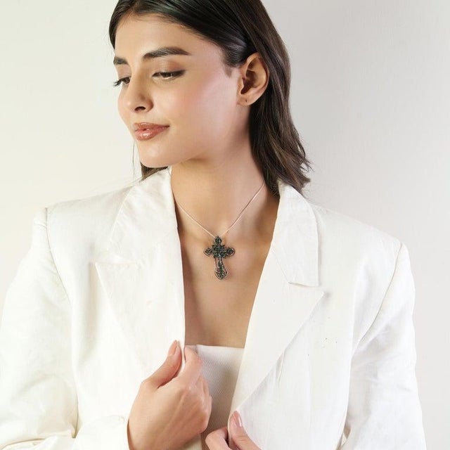 Metal Art Deco-Inspired Emerald Diamond Cross Brooch Cum Pendant- Best for Gifting For Sale - Image 7 of 14