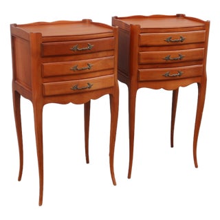1960s Pair of French Louis XV Style Side Tables Nightstands For Sale