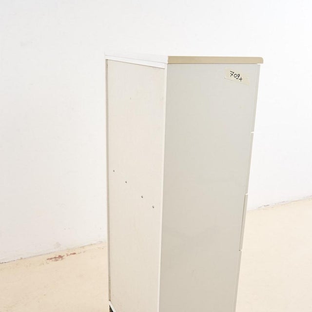 Modern Storage Unit in White Lacquered Wood For Sale - Image 5 of 7