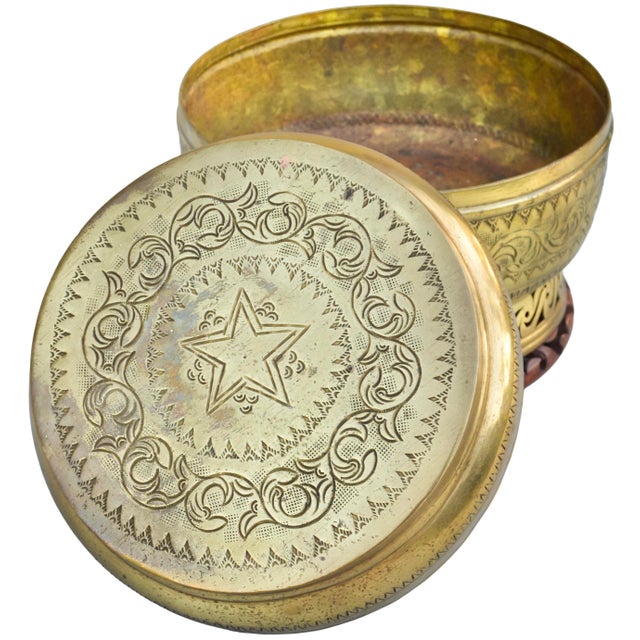 Early 20th Century Early 20th Century Hand-Engraved Moorish-Patterned Brass Box on Wooden Stand For Sale - Image 5 of 8