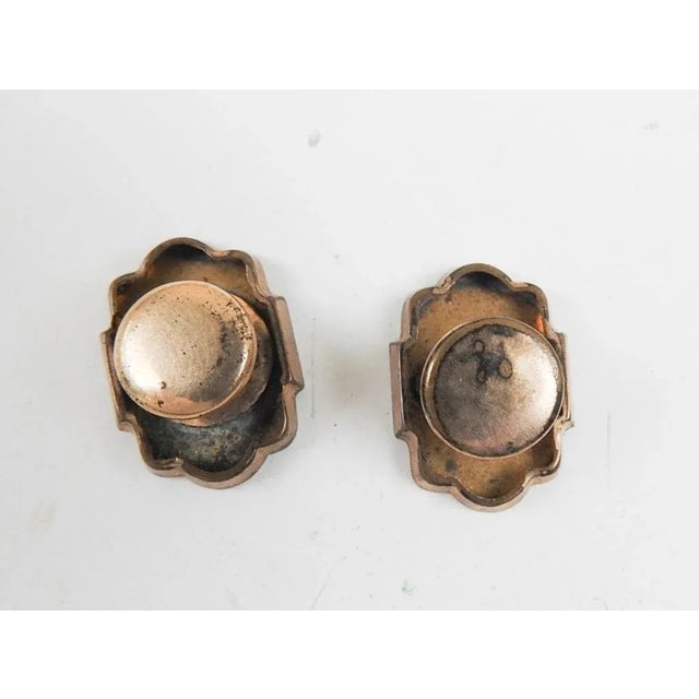 English Antique 1880s Victorian Gilded Age Engraved Cityscape Gold Filled Cufflinks For Sale - Image 3 of 5