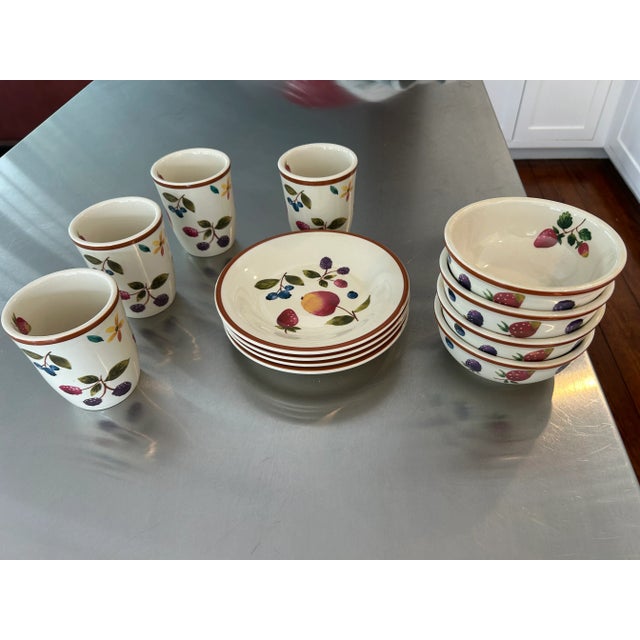 American 1990s 12-Piece Set of Longaberger "Fruit Medley" Pottery With 4 Plates, 4 Bowls and 4 Coffee Mugs For Sale - Image 3 of 15