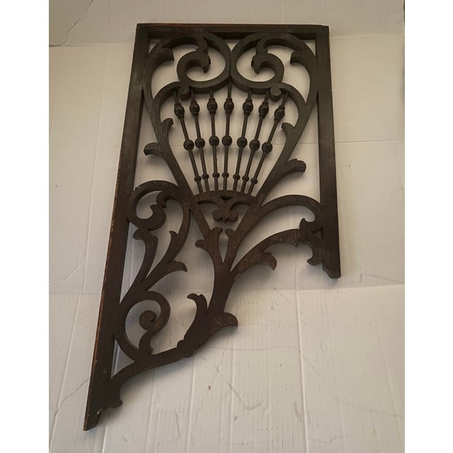 Victorian Late 19Th Century Original Salvaged Chicago Varnished Oak Wood Asymmetrical Wall-Mount Victorian Fretwork For Sale - Image 3 of 11