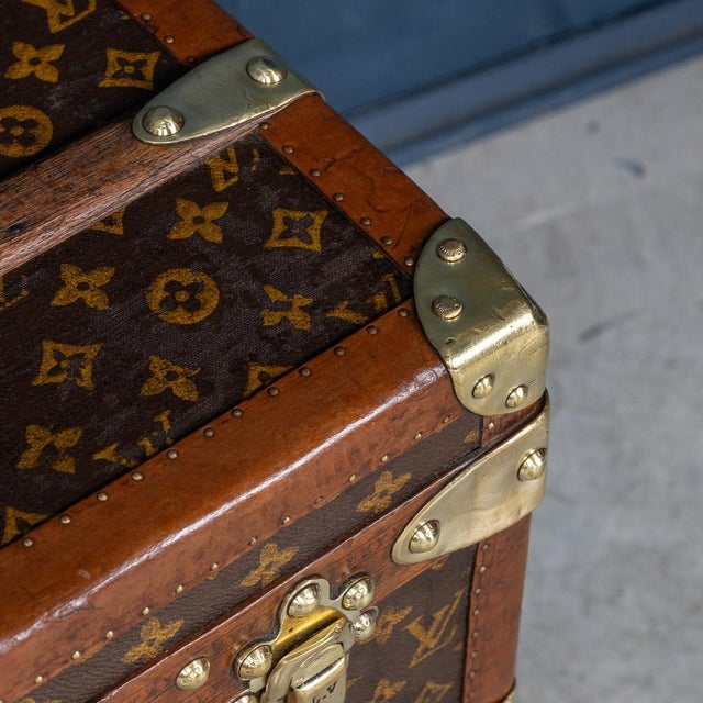 Vintage French Shoe Trunk from Louis Vuitton, 1930 For Sale - Image 14 of 18