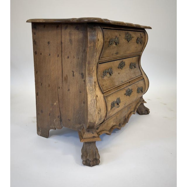 Baroque Mid 19th Century Dutch Provincial Bombé Chest of Drawers For Sale - Image 3 of 6