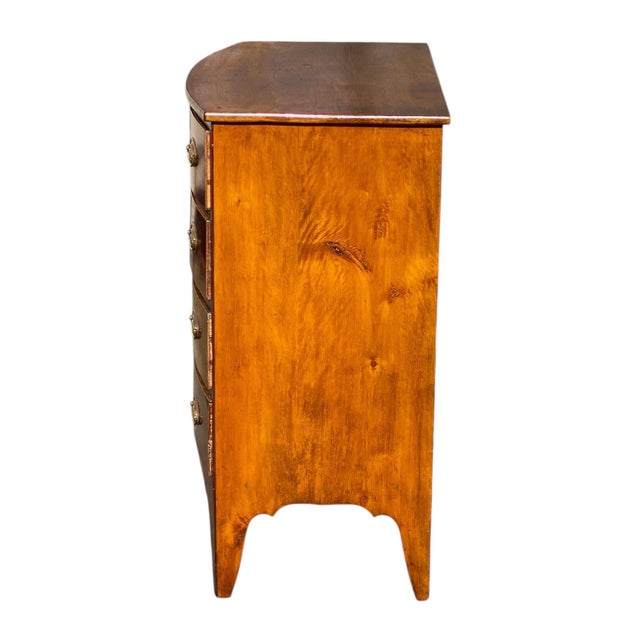 Red Antique Massachusetts Federal Mahogany Chest of Drawers / Dresser For Sale - Image 8 of 12